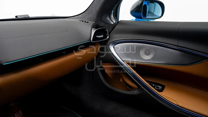 2023 مكلارين ارتورا