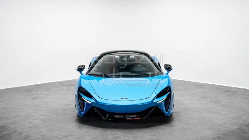 2023 مكلارين ارتورا