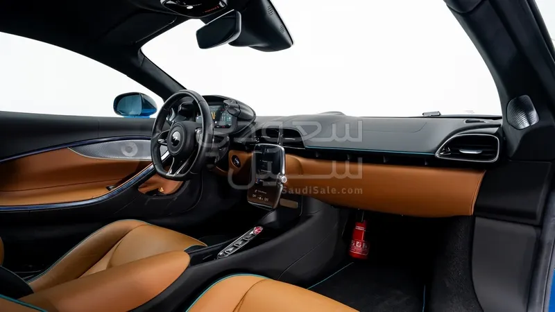 2023 مكلارين ارتورا