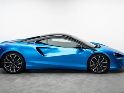 2023 مكلارين ارتورا