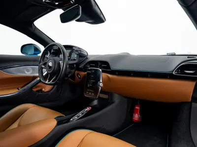 2023 مكلارين ارتورا