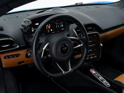 2023 مكلارين ارتورا