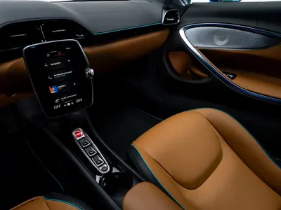 2023 مكلارين ارتورا