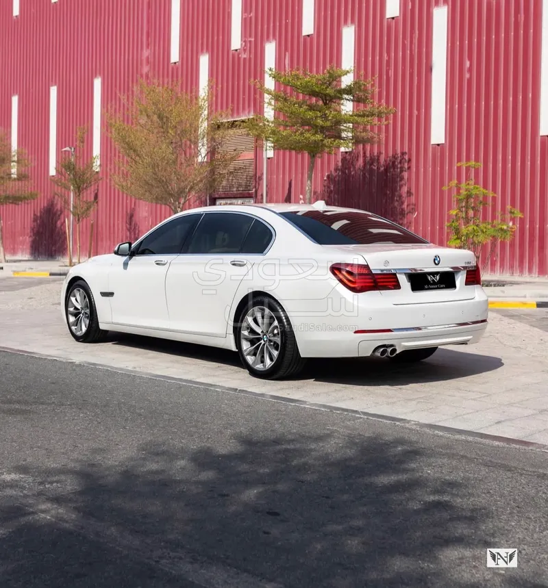 2015 بي ام دبليو الفئة السابعة 730 إل أي