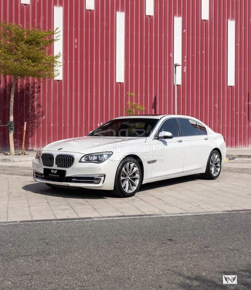 2015 بي ام دبليو الفئة السابعة 730 إل أي