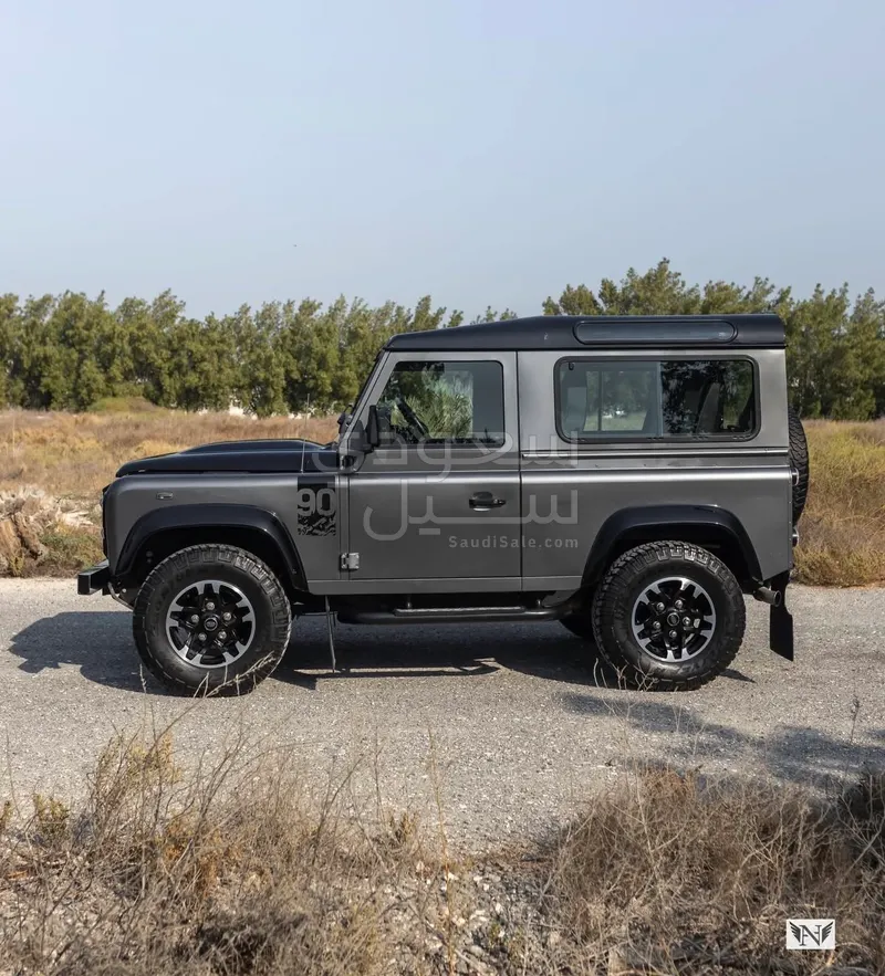 2016 لاند روفر ديفيندر 90