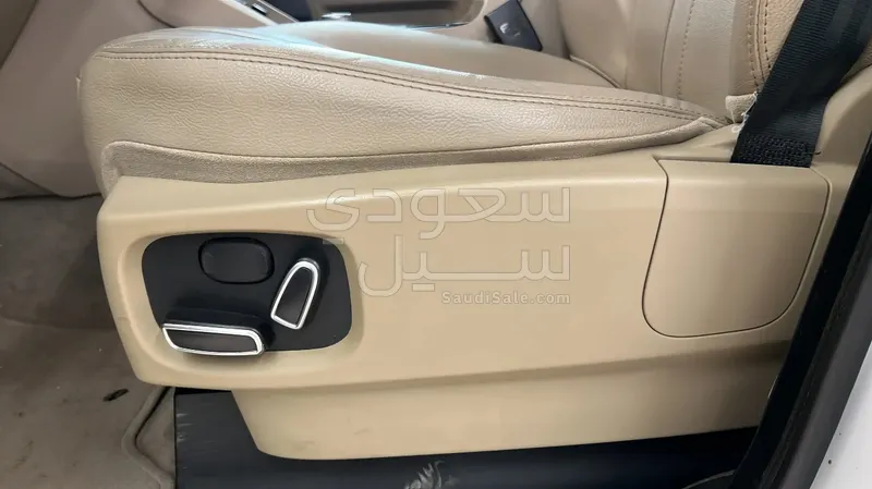 2016 Land Rover LR 4