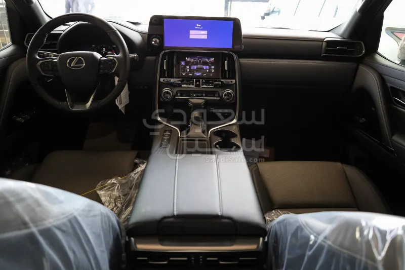 2025 لكزس إل إكس 600