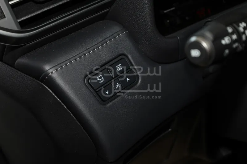 2025 لكزس إل إكس 600