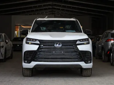 2025 لكزس إل إكس 600
