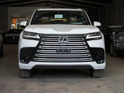 2025 لكزس إل إكس 700 اتش