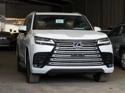 2025 لكزس إل إكس 700 اتش