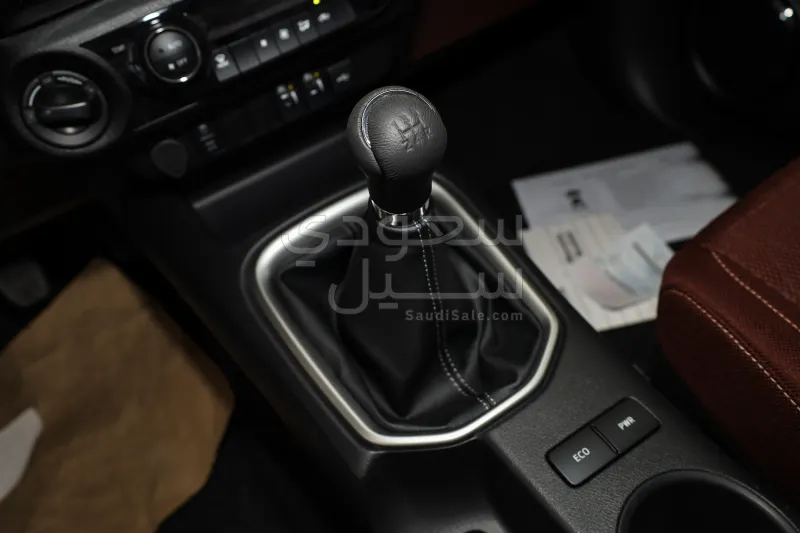 2025 تويوتا هاي لوكس غمارتين