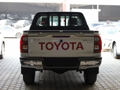 2025 تويوتا هاي لوكس غمارتين