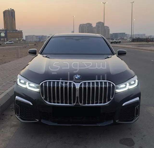 2021 بي ام دبليو الفئة السابعة 730 إل أي