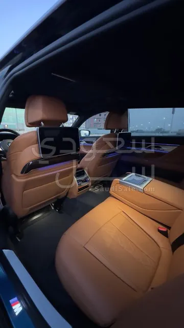 2021 بي ام دبليو الفئة السابعة 730 إل أي