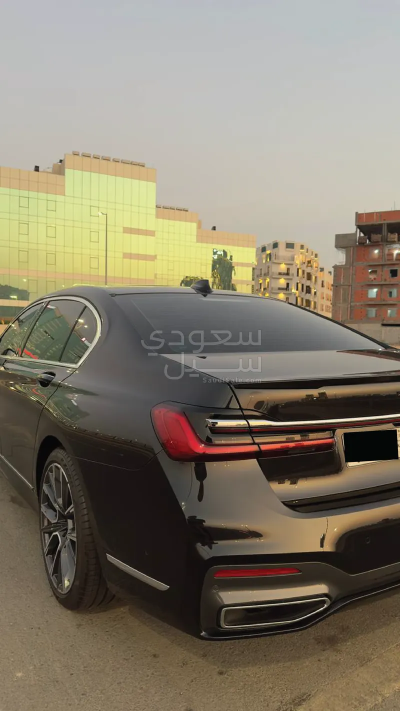 2021 بي ام دبليو الفئة السابعة 730 إل أي