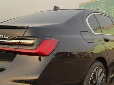 2021 بي ام دبليو الفئة السابعة 730 إل أي