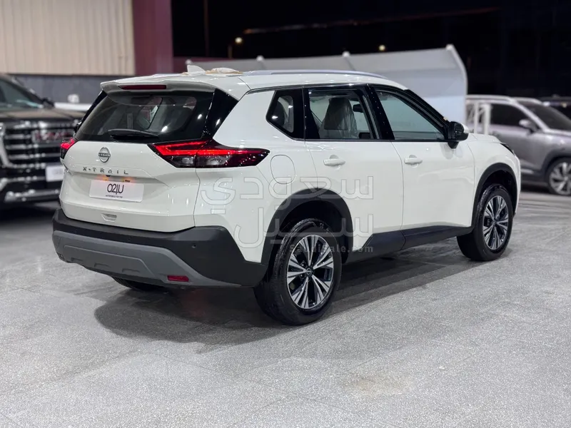 2025 نيسان اكس - ترايل