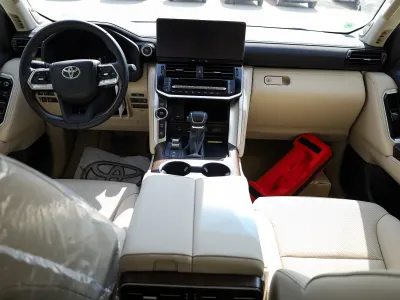 2026 تويوتا لاند كروزر جي اكس ار