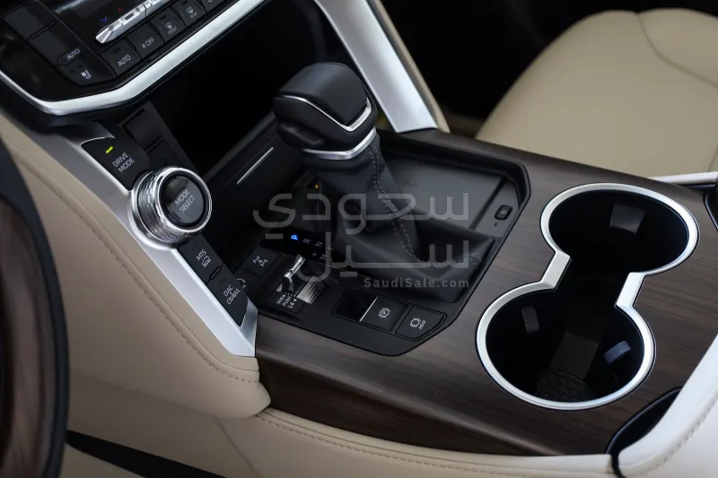 2026 تويوتا لاند كروزر جي اكس ار