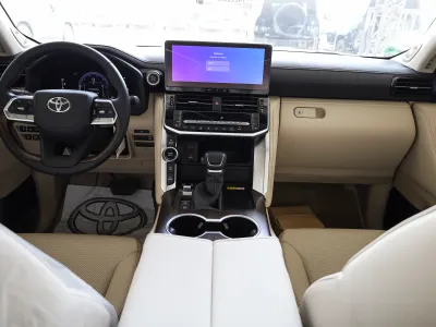 2026 تويوتا لاند كروزر جي اكس ار