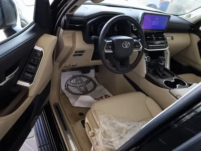 2026 تويوتا لاند كروزر جي اكس ار