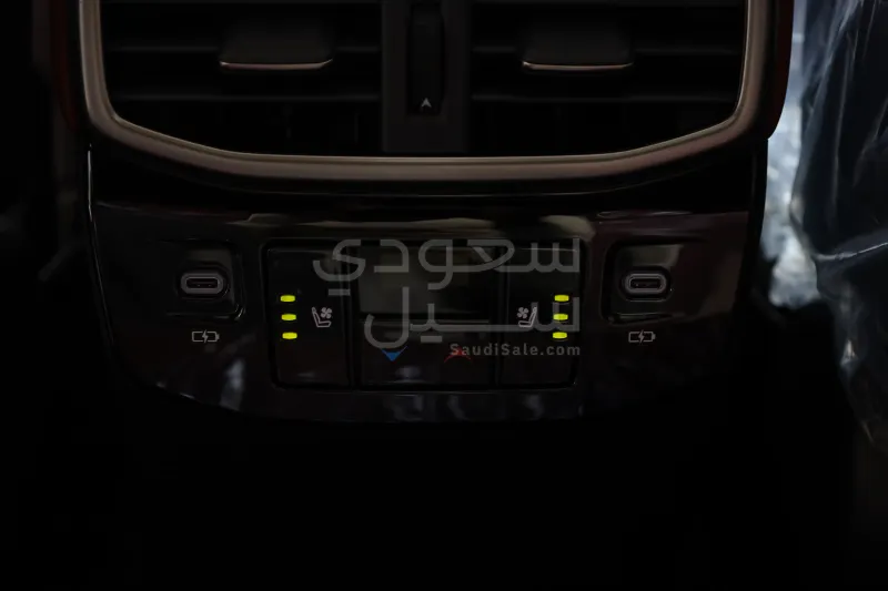 2025 لكزس أر إكس 350 إف