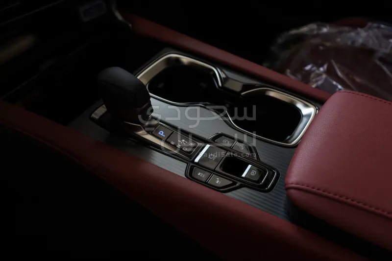 2025 لكزس أر إكس 350 إف