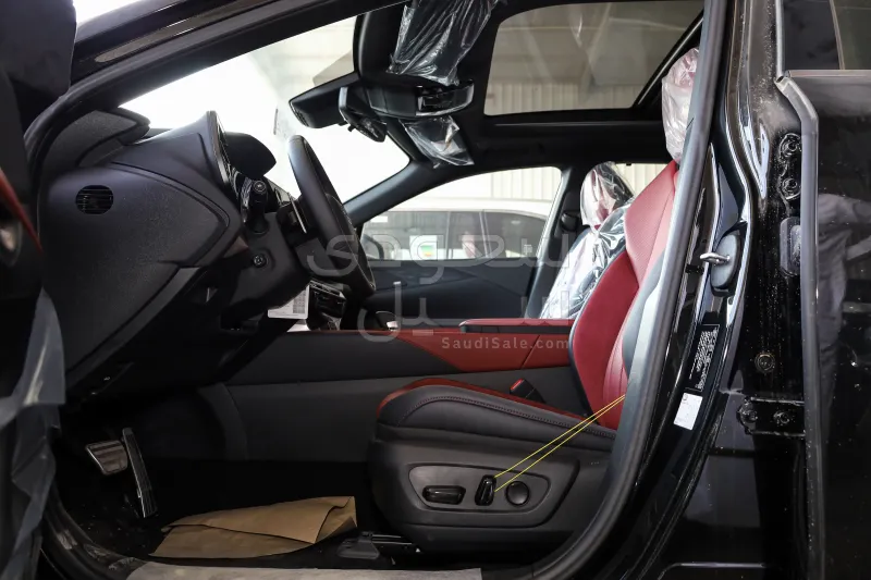 2025 لكزس أر إكس 350 إف