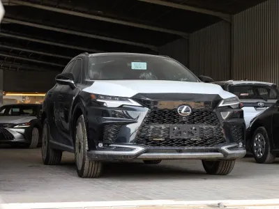 2025 لكزس أر إكس 350 إف