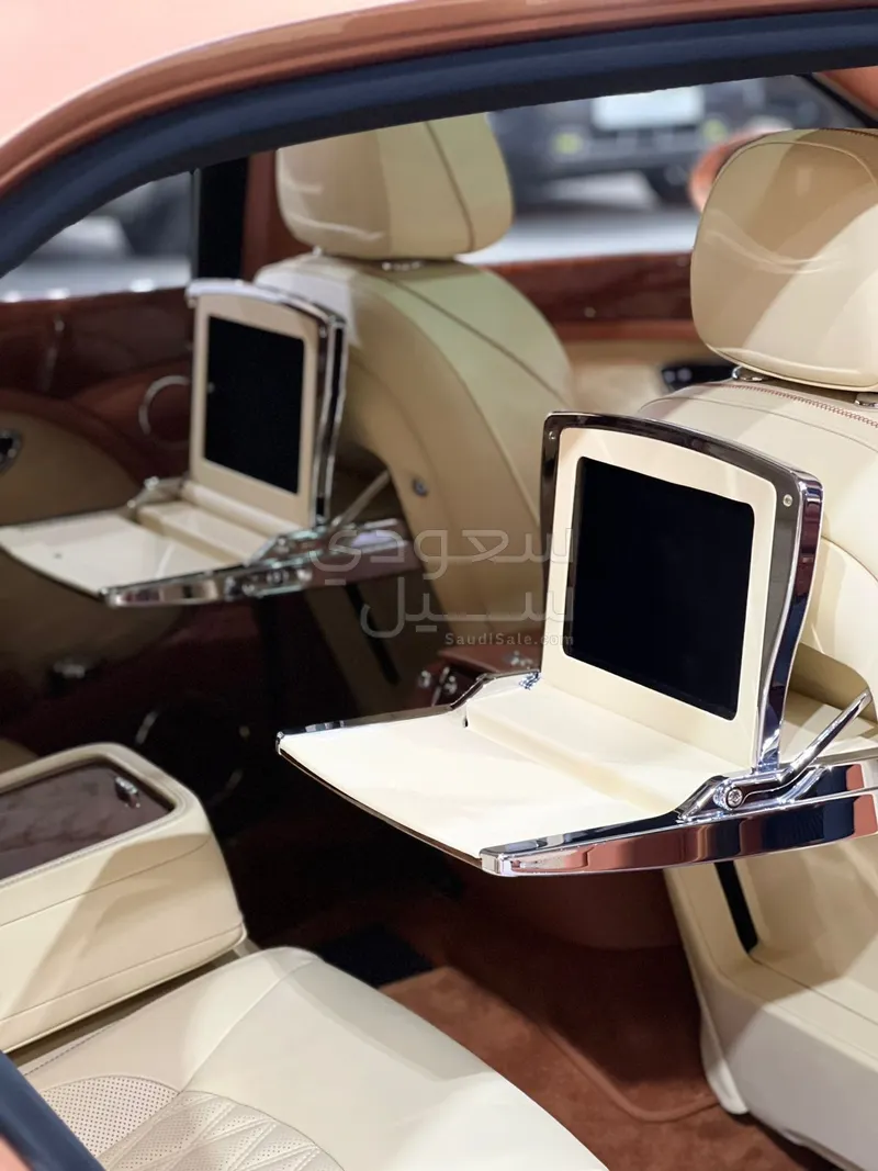 2017 بنتلي مولسان