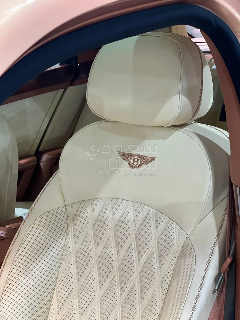 2017 بنتلي مولسان