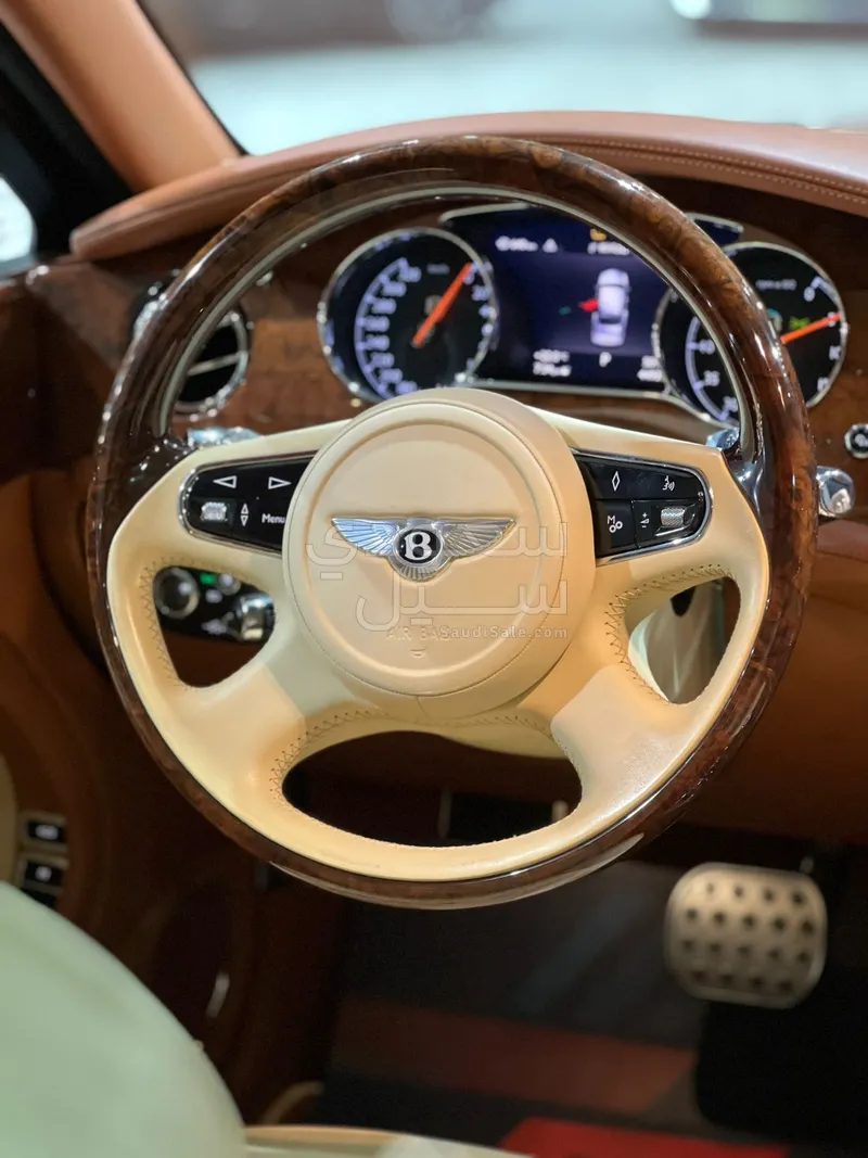 2017 بنتلي مولسان