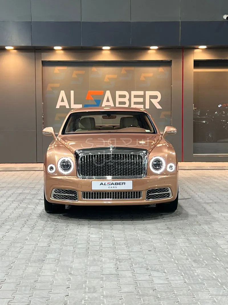 2017 بنتلي مولسان