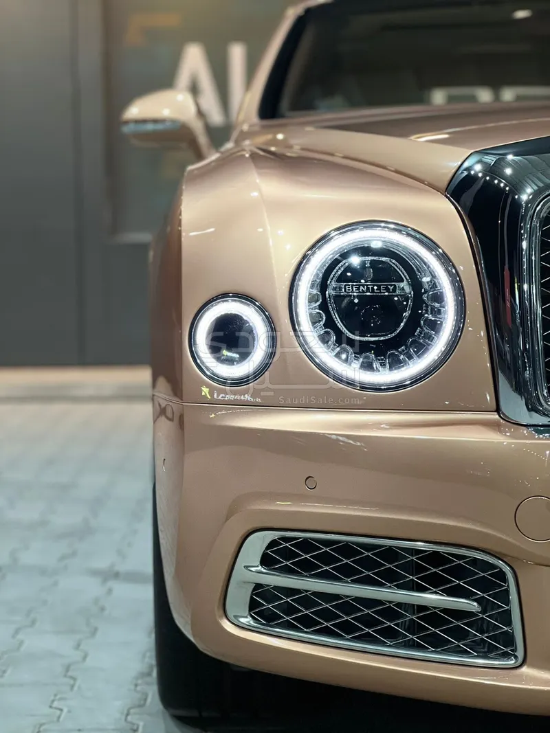 2017 بنتلي مولسان