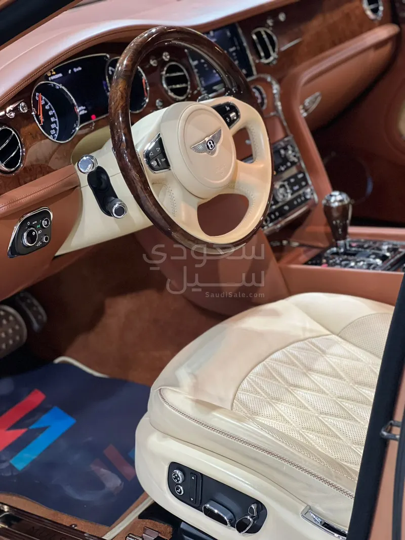 2017 بنتلي مولسان