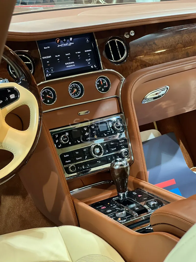 2017 بنتلي مولسان