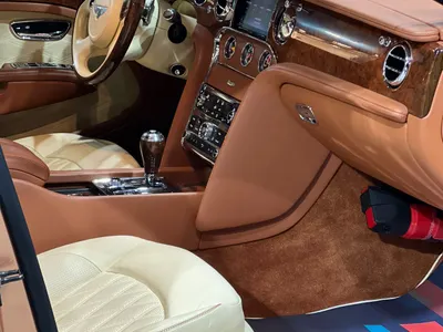 2017 بنتلي مولسان