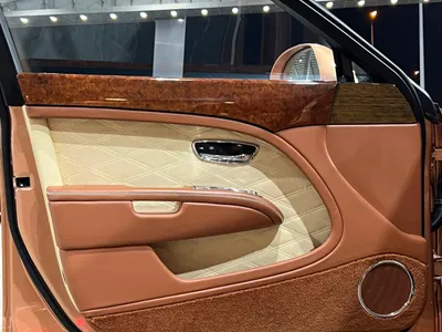 2017 بنتلي مولسان