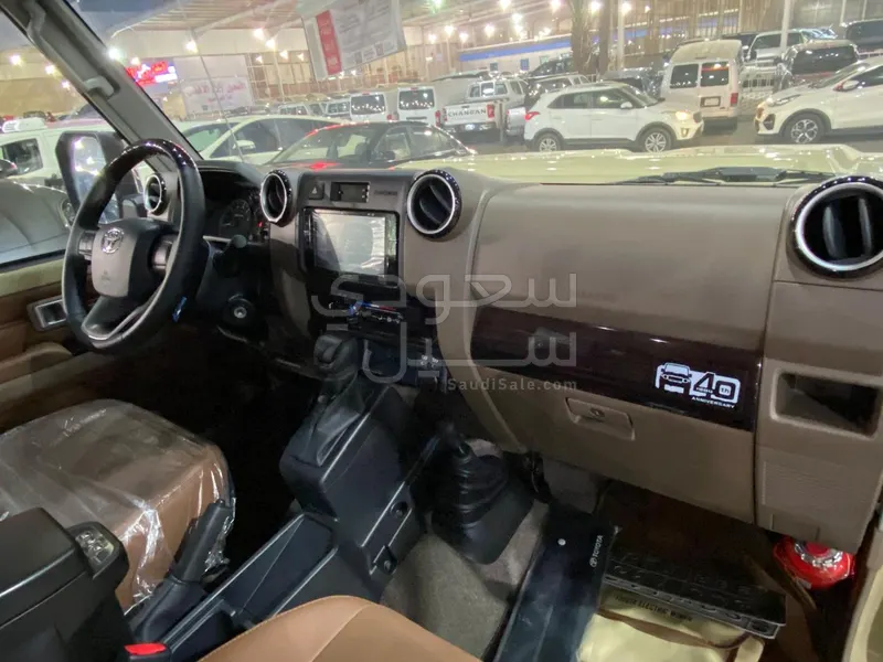 2025 تويوتا لاند كروزر ربع ال اكس