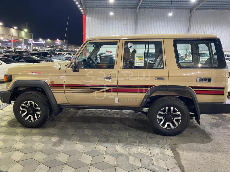 2025 تويوتا لاند كروزر ربع ال اكس