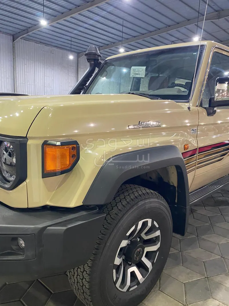 2025 تويوتا لاند كروزر ربع ال اكس