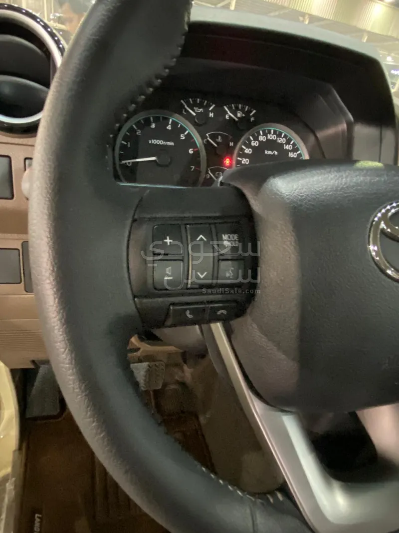 2025 تويوتا لاند كروزر ربع ال اكس