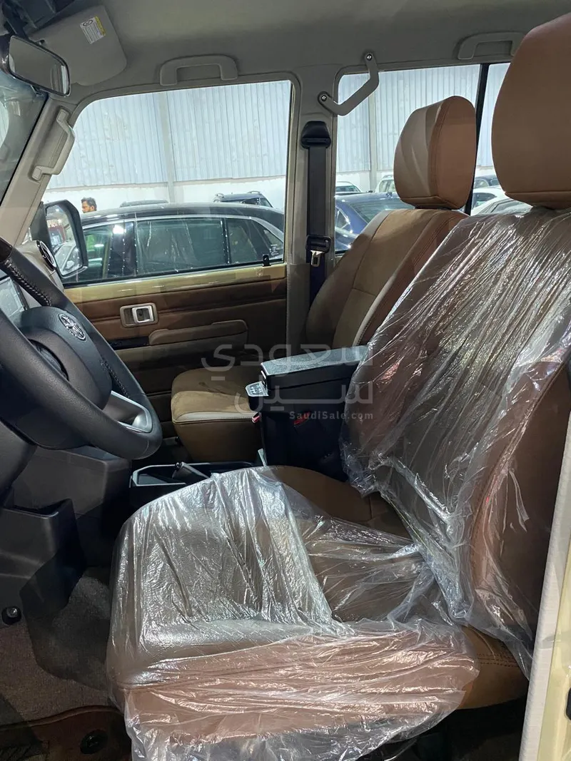 2025 تويوتا لاند كروزر ربع ال اكس