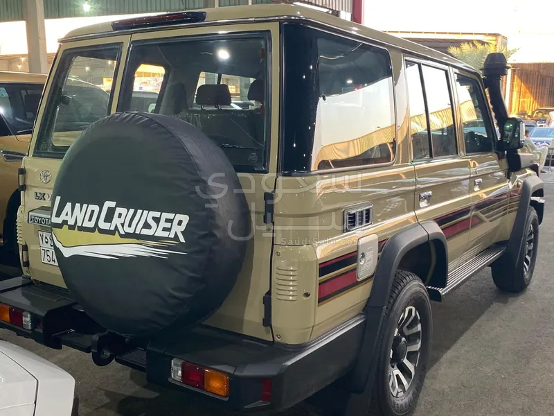 2025 تويوتا لاند كروزر ربع ال اكس