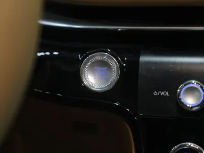 2025 جينيسيس جي 80