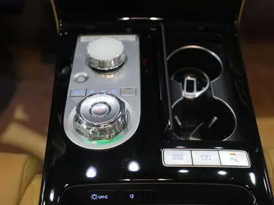 2025 جينيسيس جي 80