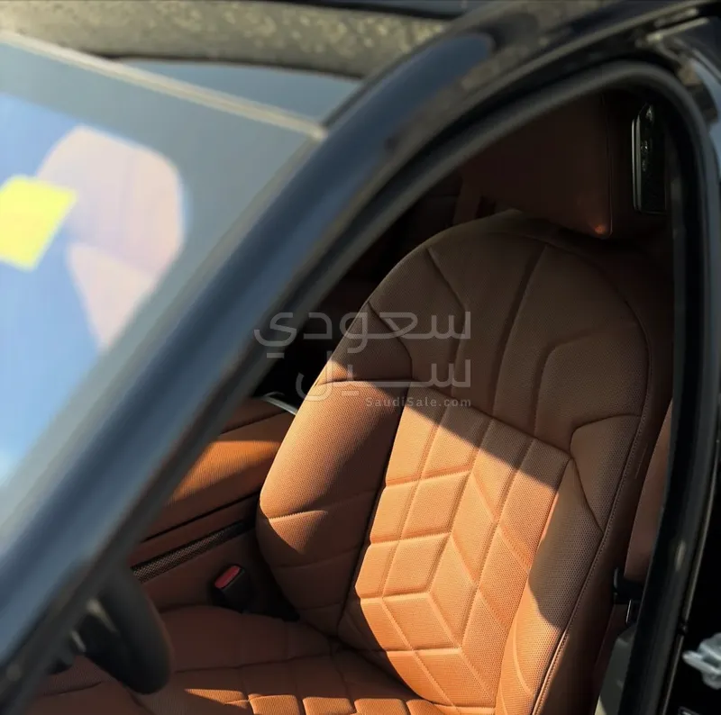 2026 بي ام دبليو الفئة السابعة 735أي