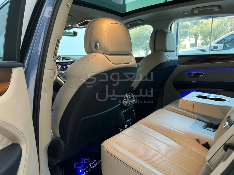2021 Bentley Bentayga V8